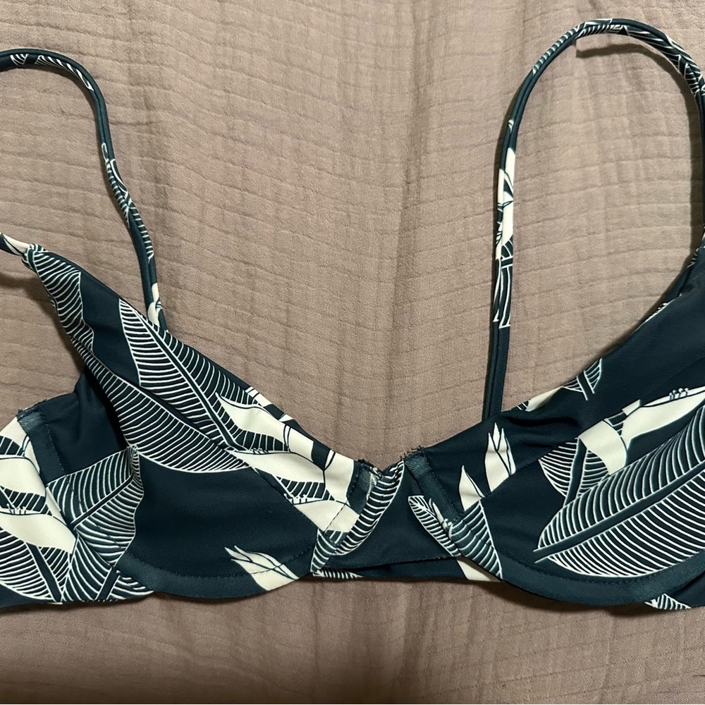 Kaiwi Shea top